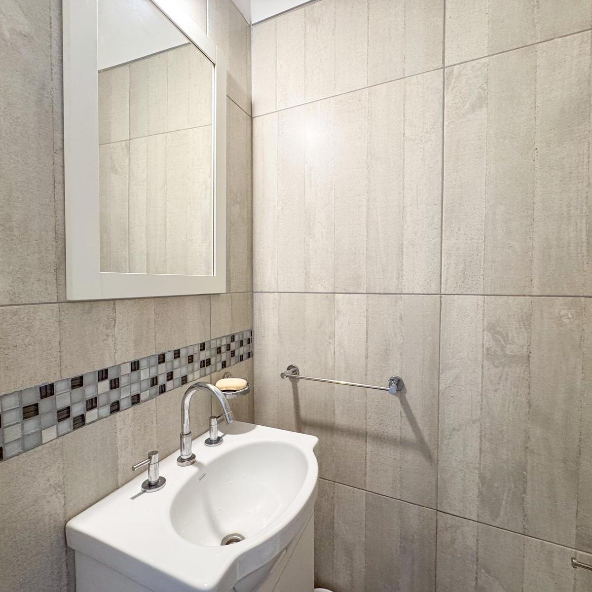 Reservado - Departamento 3 Ambientes - Mons. Piaggio 95 2