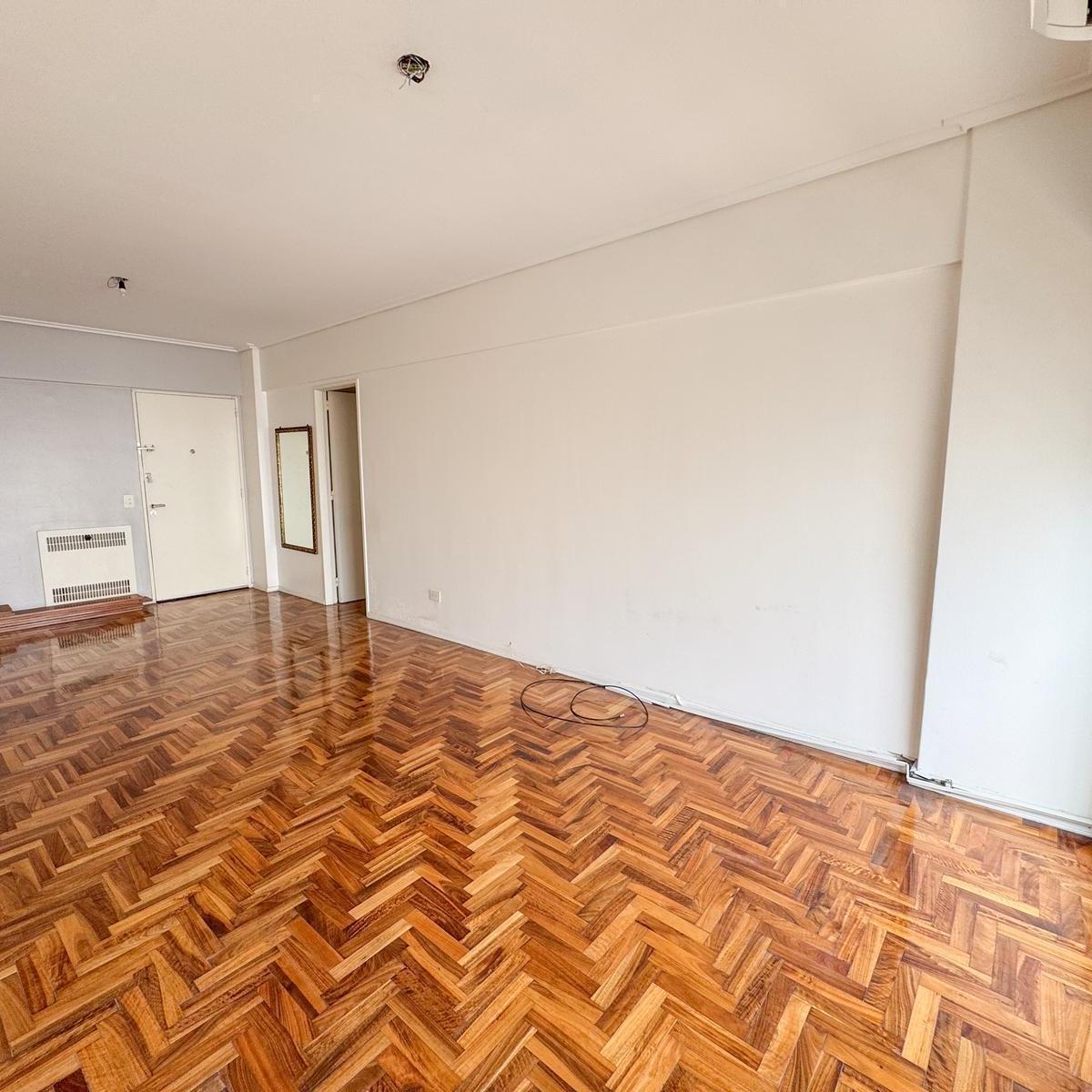 Reservado - Departamento 3 Ambientes - Mons. Piaggio 95 3