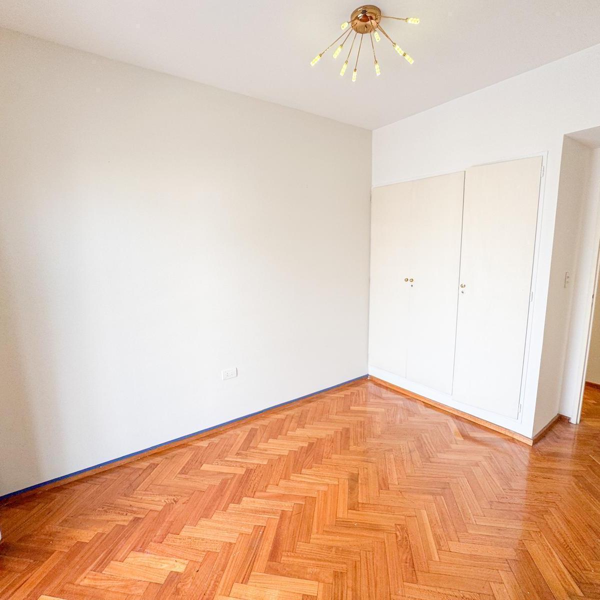 Departamento 3 Ambientes con Cochera y Balcón - Lavalle 84 1
