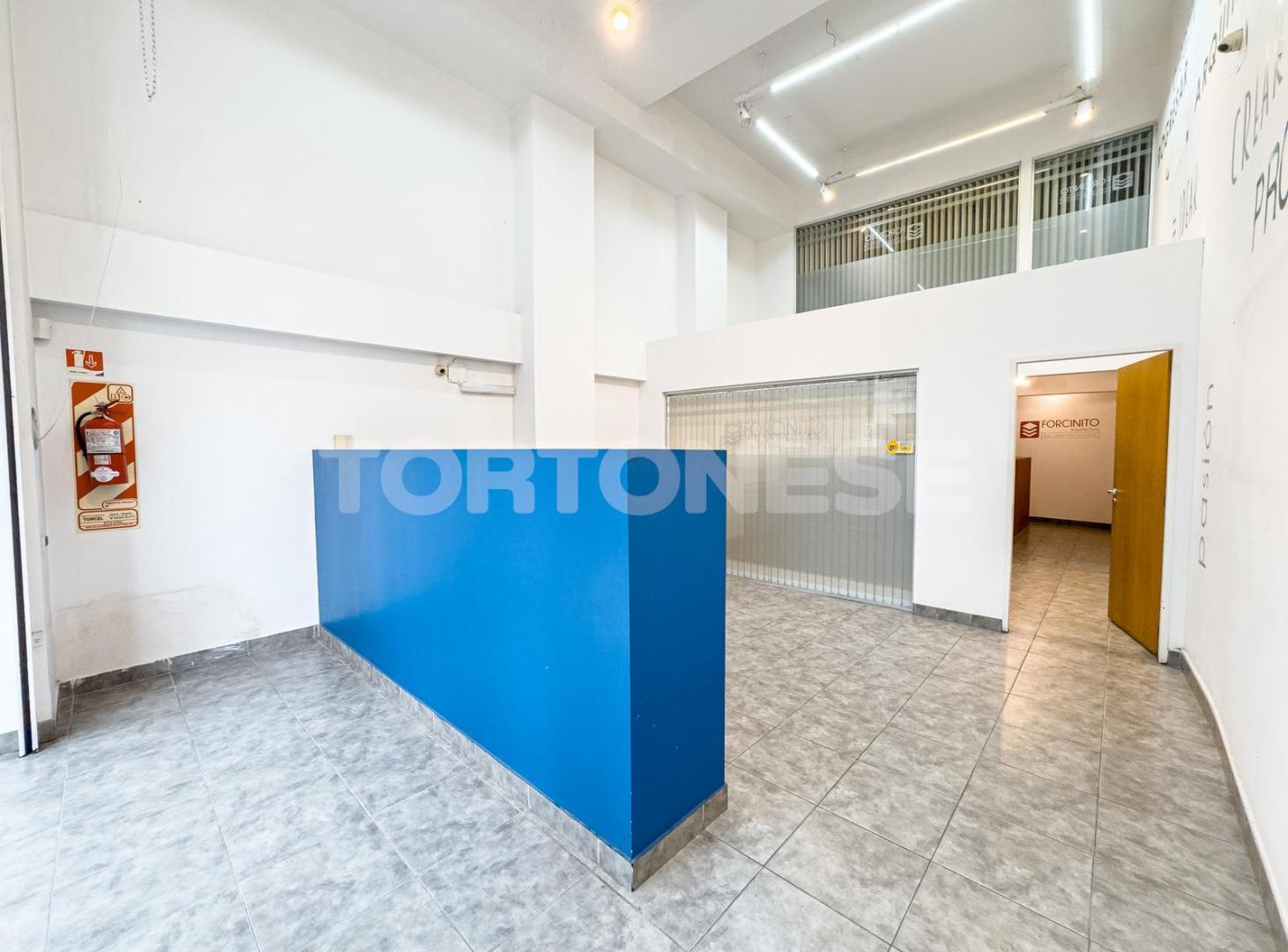 Foto de Local comercial en doble altura - San Martín 930 - Avellaneda, imagen 5