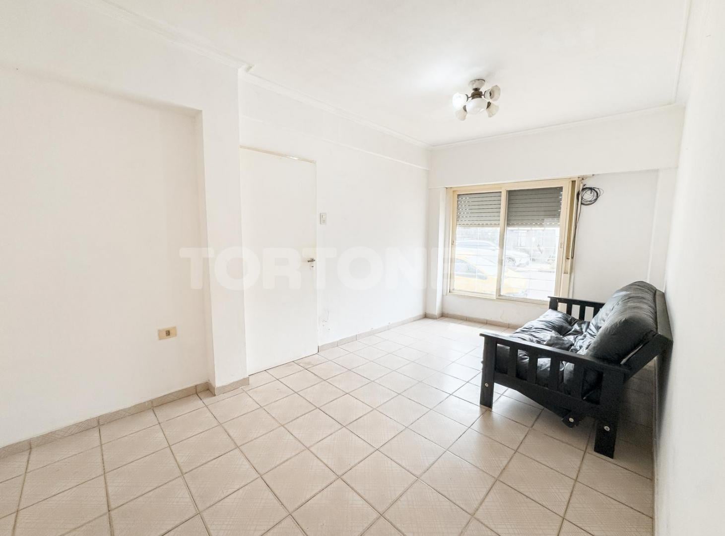 Foto de Departamento 3 ambientes con cochera - E. Zeballos 799, imagen 3