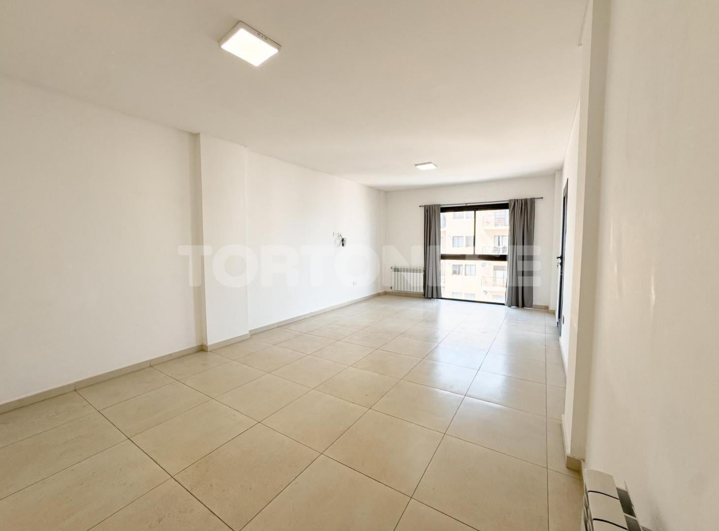 Foto de Departamento 3 ambientes con balcón corrido - 9 de julio 184, imagen 3