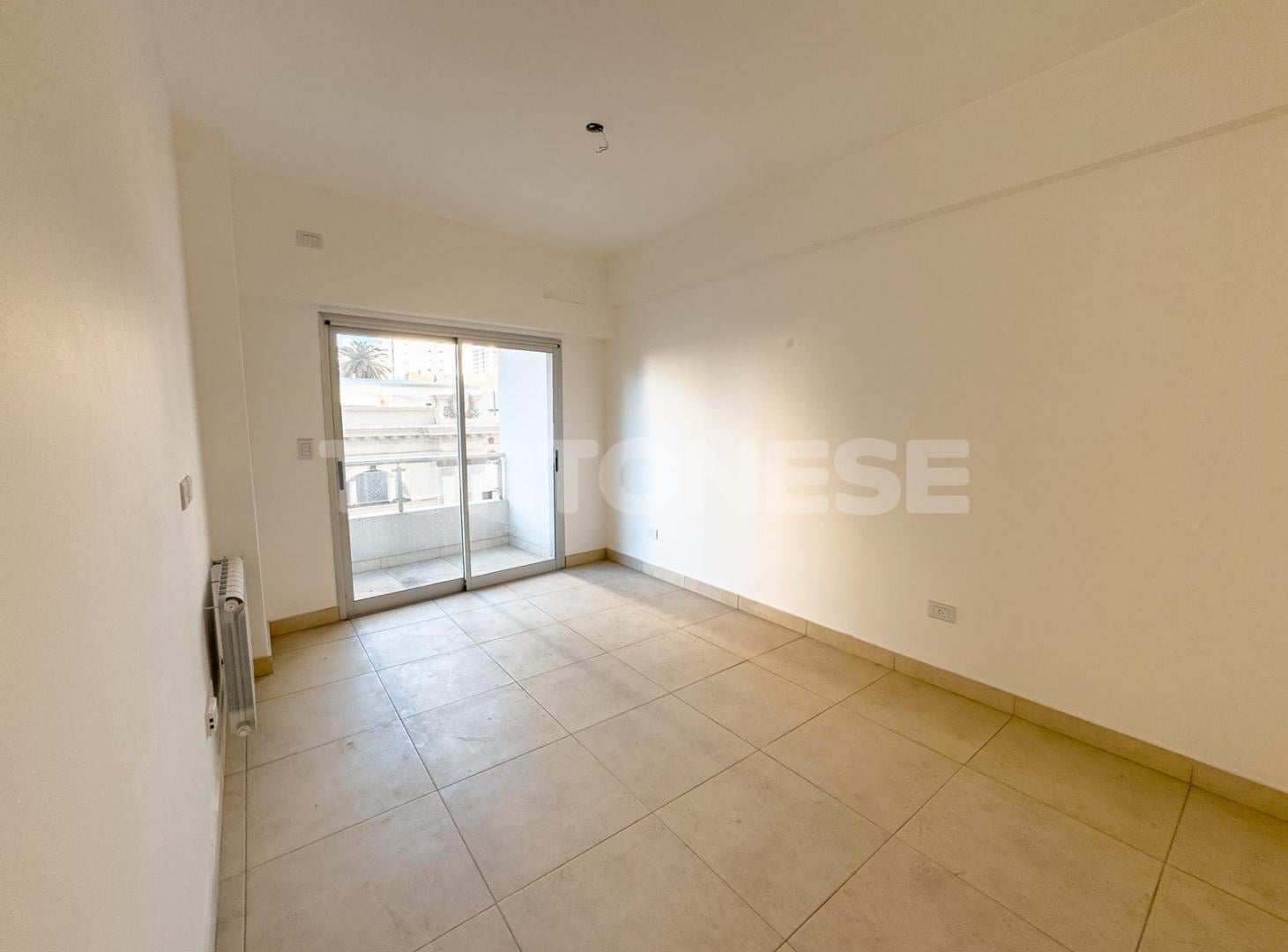 Foto de Semipiso en venta con balcón al frente - Sarmiento 128, imagen 5
