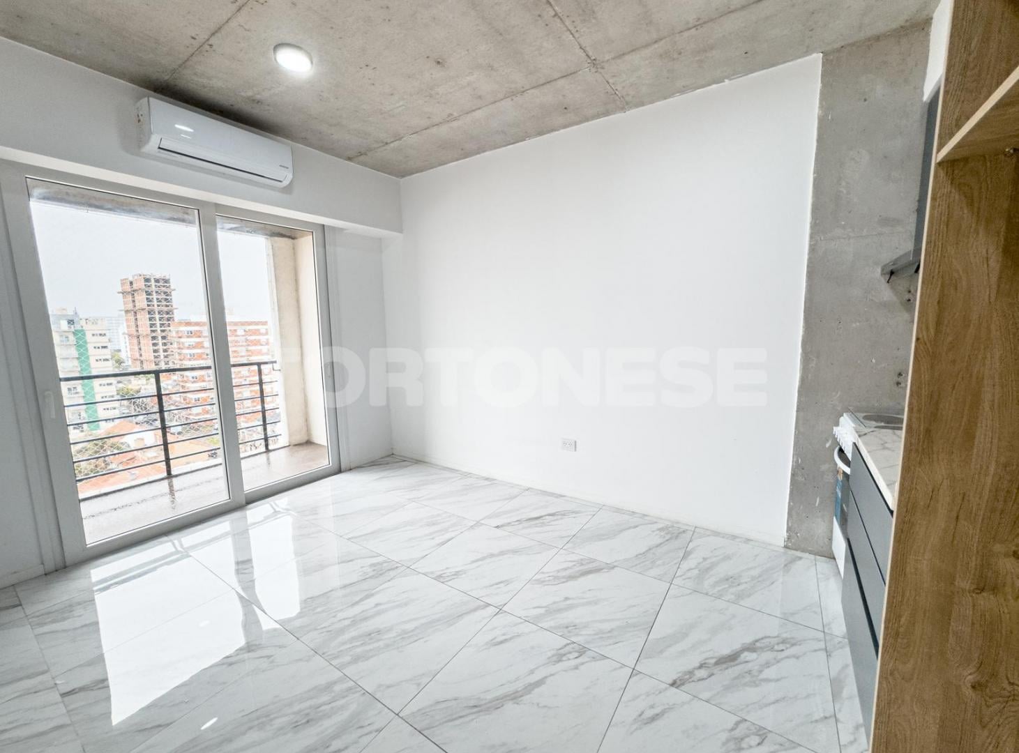 Foto de Departamento monoambiente con balcón al frente - Av. Manuel Belgrano, imagen 3