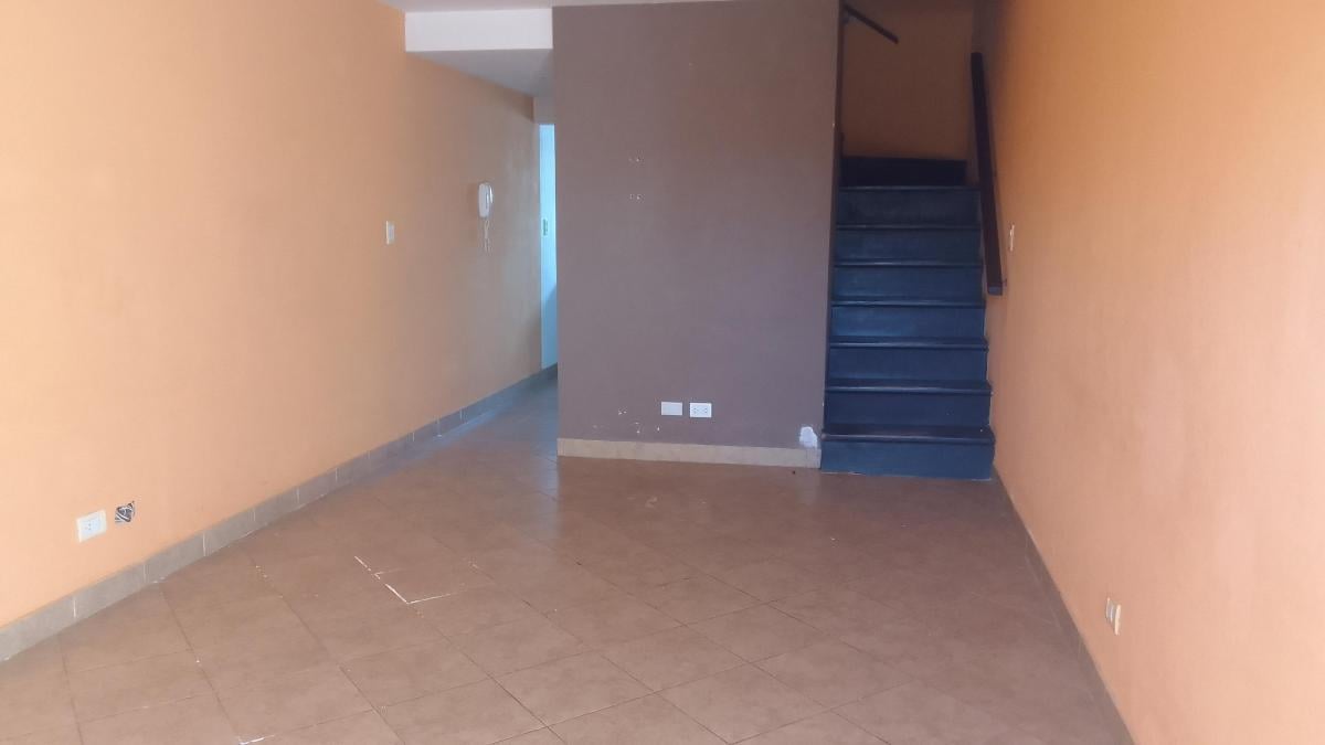 Foto de Duplex 3 ambientes con trotadora,cochera., imagen 3