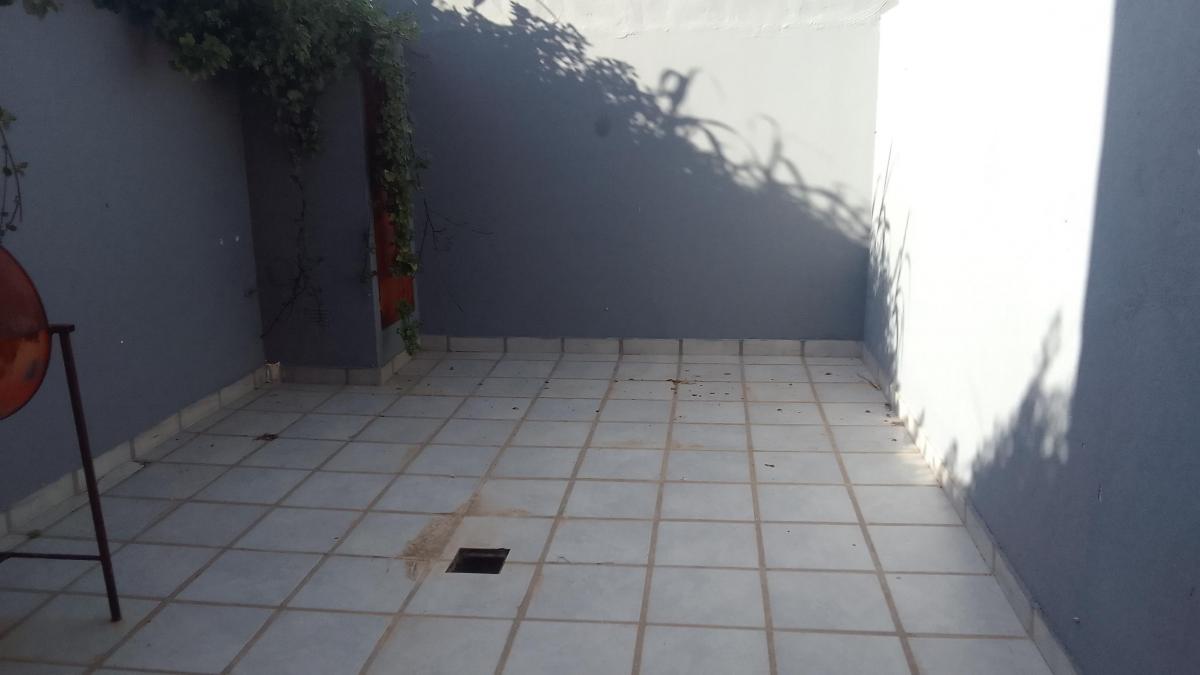 Duplex 3 ambientes con trotadora,cochera.