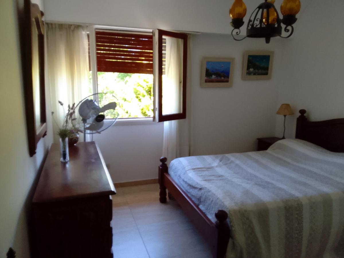 Foto de VENTA CASA EN DOS PLANTAS,ZONA LOS TRONCOS.TOMA VALORES, DEPARTAMENTO, imagen 5