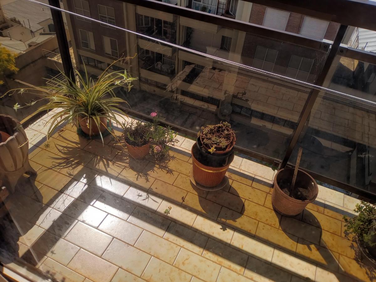 3 AMBIENTES EXTERNO CON BALCON/ COCHERA CUBIERTA.