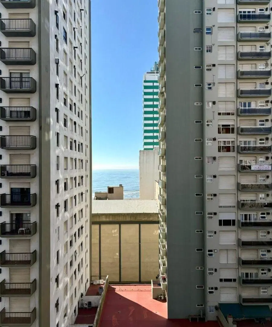 DEPARTAMENTO DOS AMBIENTES CON BALCON LATERAL 5