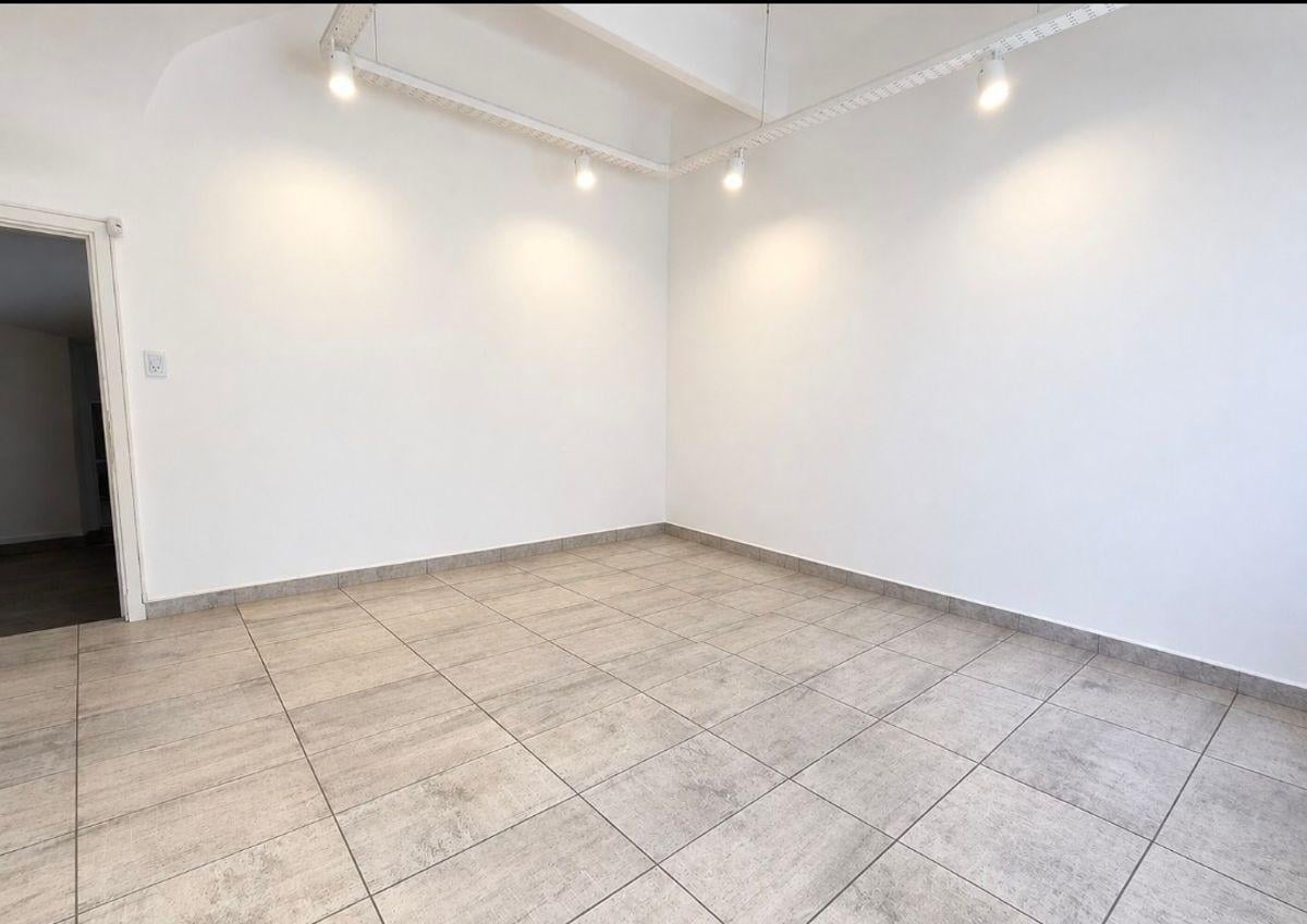 Foto de LOCAL EXCELENTE ESTADO.ZONA COMERCIAL, imagen 2