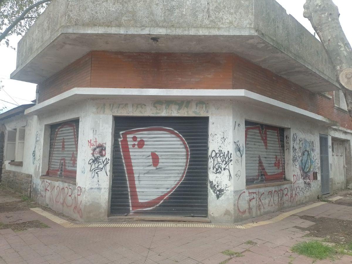 Foto de LOCAL COMERCIAL.A RECICLAR, imagen 1