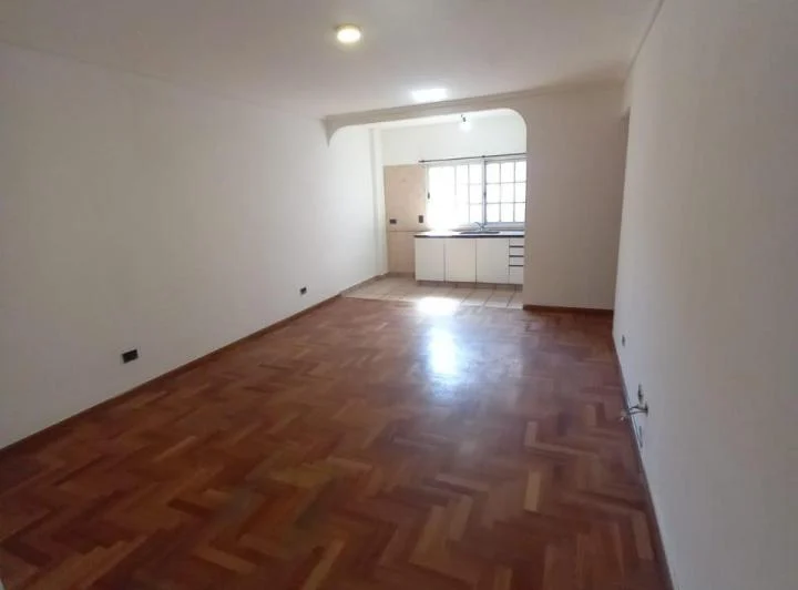 Departamento 2 ambientes con balcón 3
