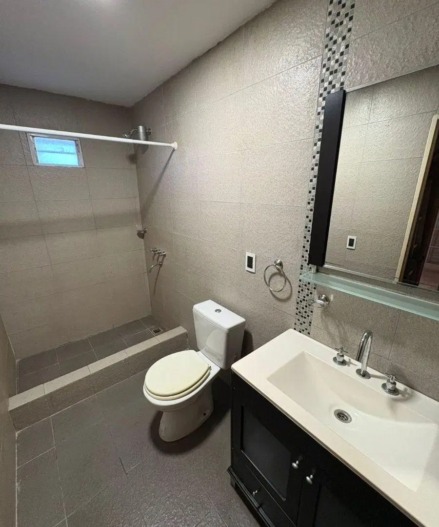Departamento 4 ambientes con 2 baños, balcón y terraza 5