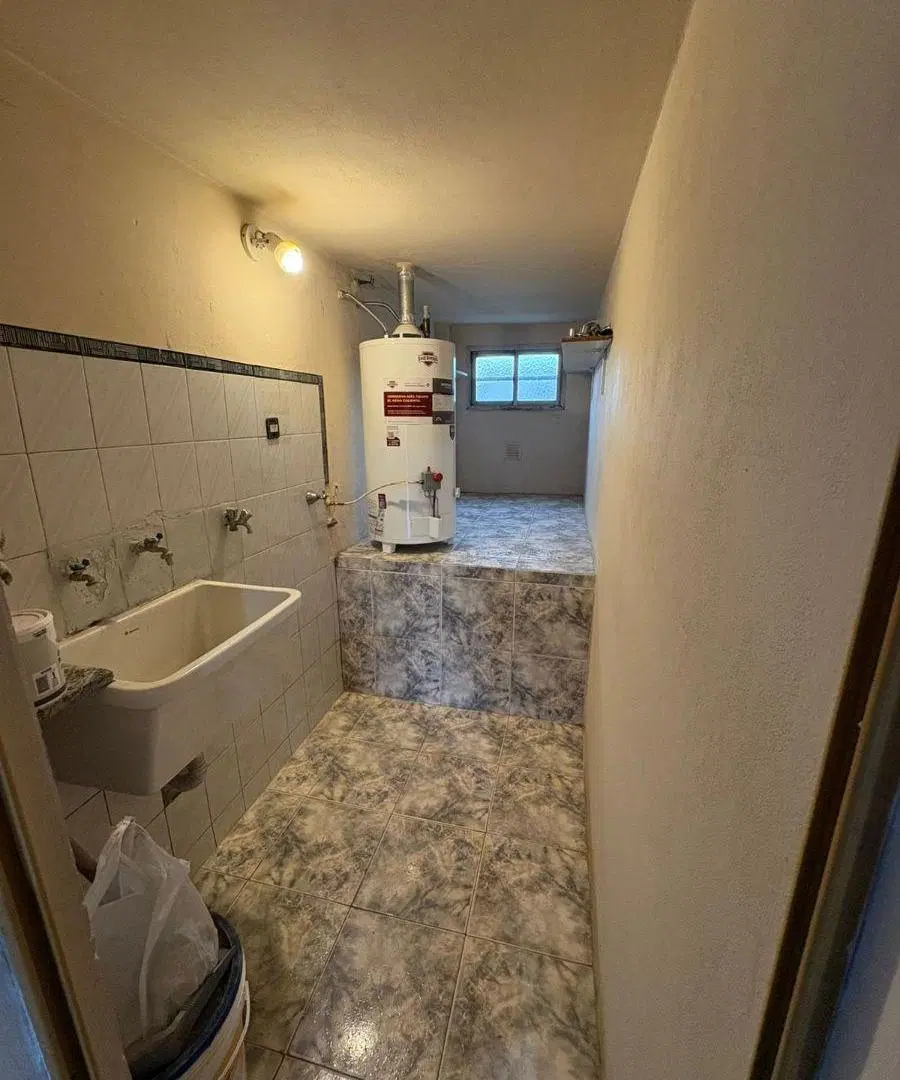Departamento 4 ambientes con 2 baños, balcón y terraza 3