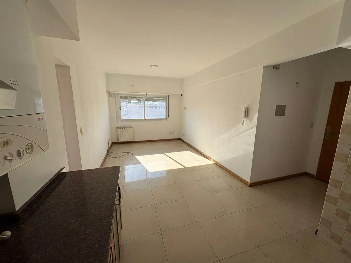 JULIO NUEVO VALOR // Departamento 2 ambientes San Justo CENTRO 8