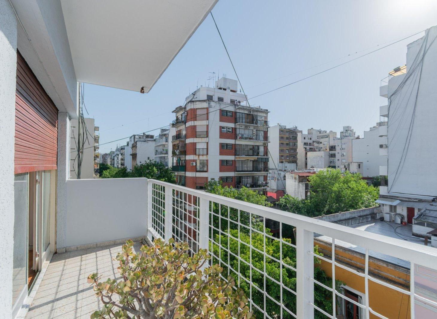 Departamento · Venta · 3 Ambientes · Con Dependencia Y Balcón · Almagro