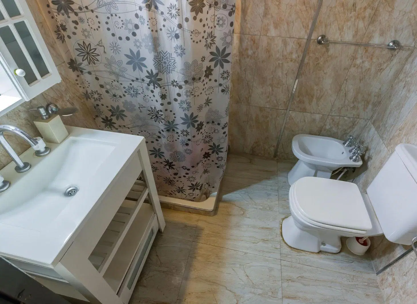Casa · En Venta · 4 Ambientes · Pileta · Quincho · Villa Udaondo 5