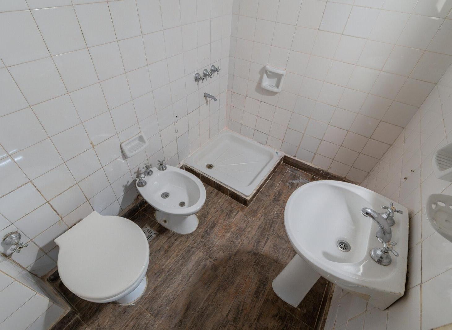 Departamento · En Venta · Luminoso · 4 Ambientes · A refaccionar · Monte Castro