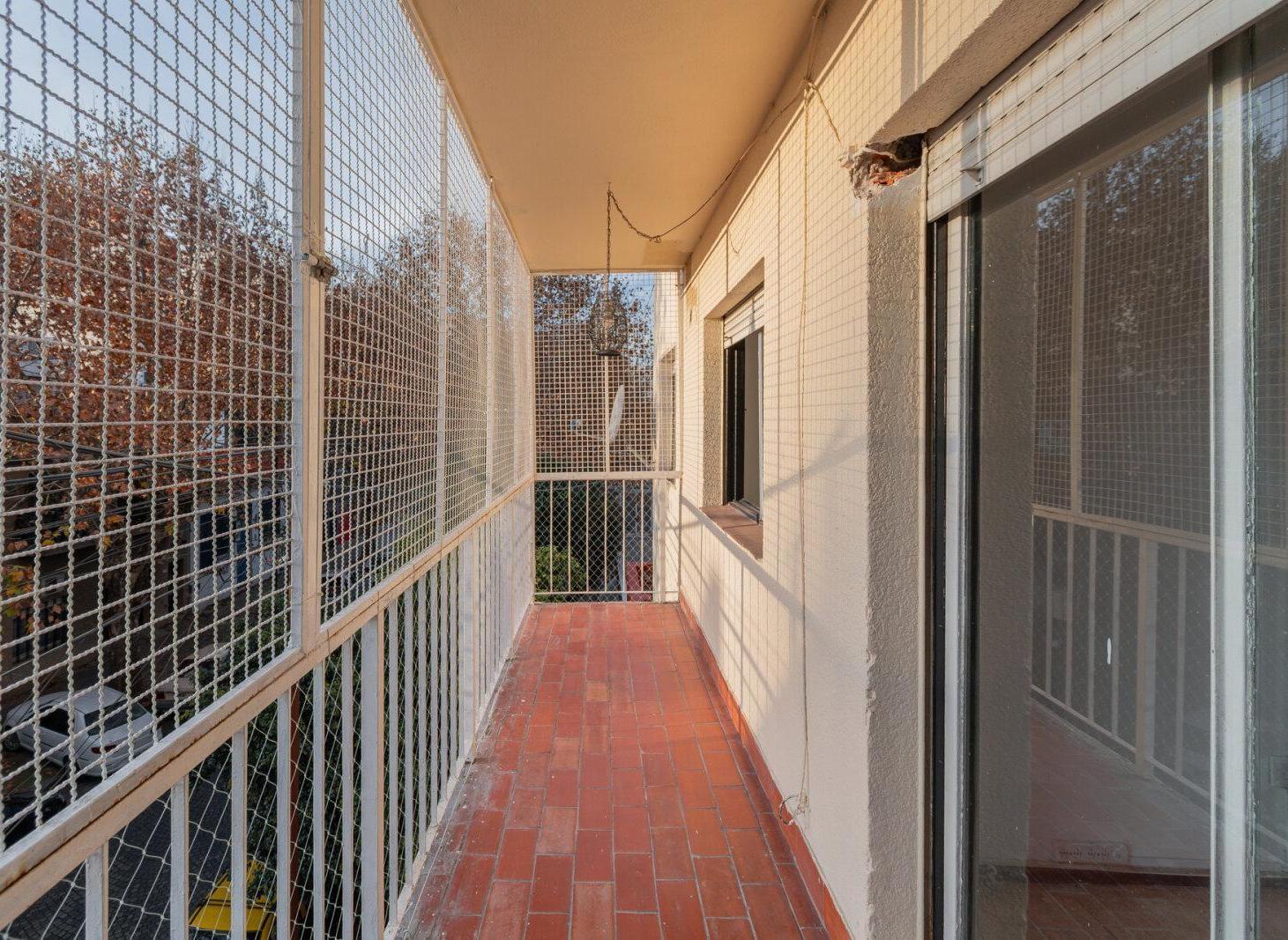 Departamento · En Venta · Luminoso · 4 Ambientes · A refaccionar · Monte Castro