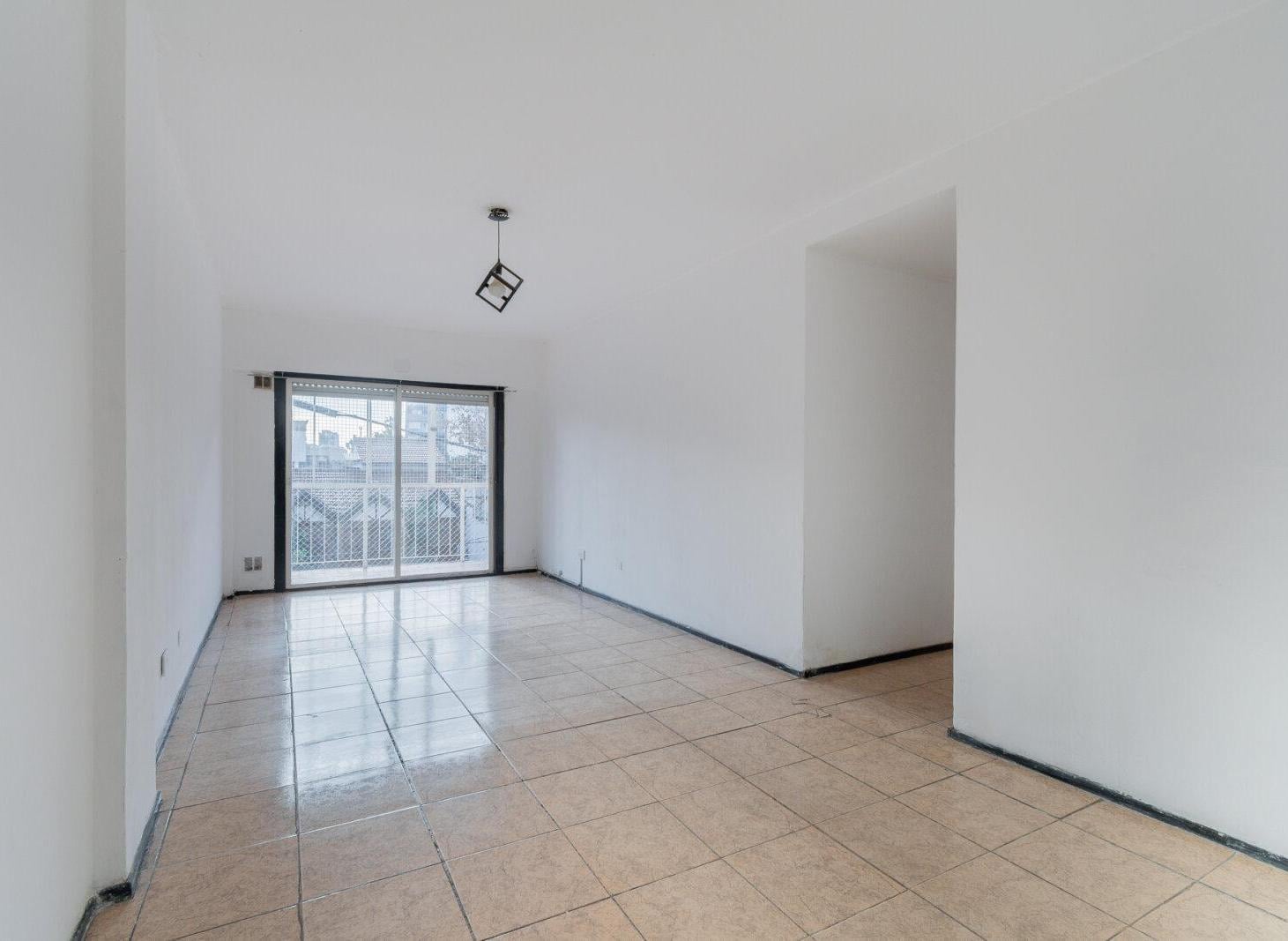 Departamento · En Venta · Luminoso · 4 Ambientes · A refaccionar · Monte Castro