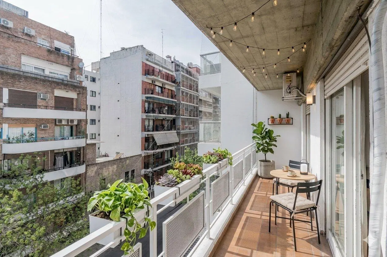 Piso · Departamento · En Venta · 3 Ambientes con Dependencia · cochera · Luminoso · Coghlan 5