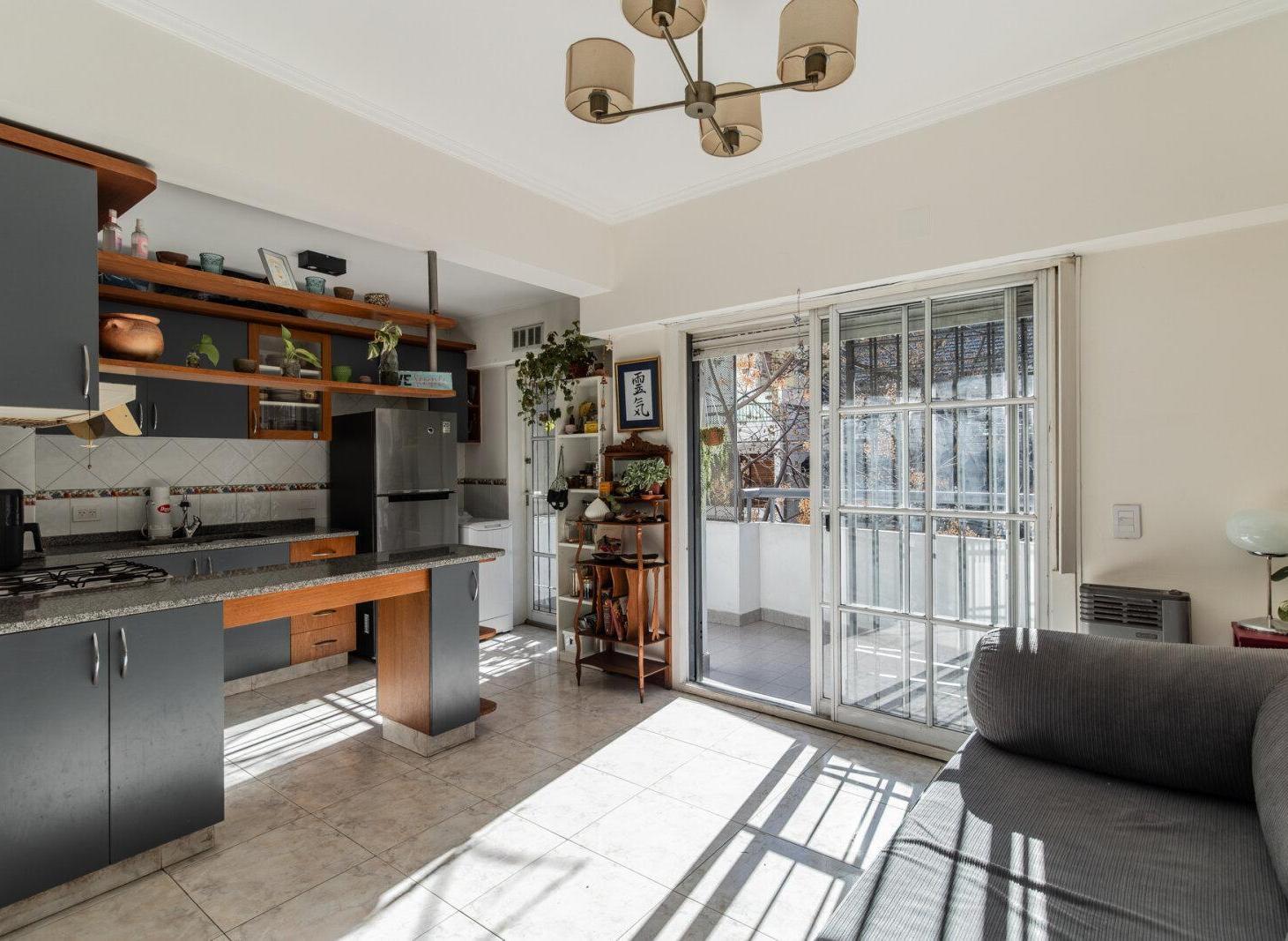 Foto de VENTA . DEPARTAMENTO . SEMIPISO . DOS AMBIENTES . PATIO Y BALCÓN, imagen 4