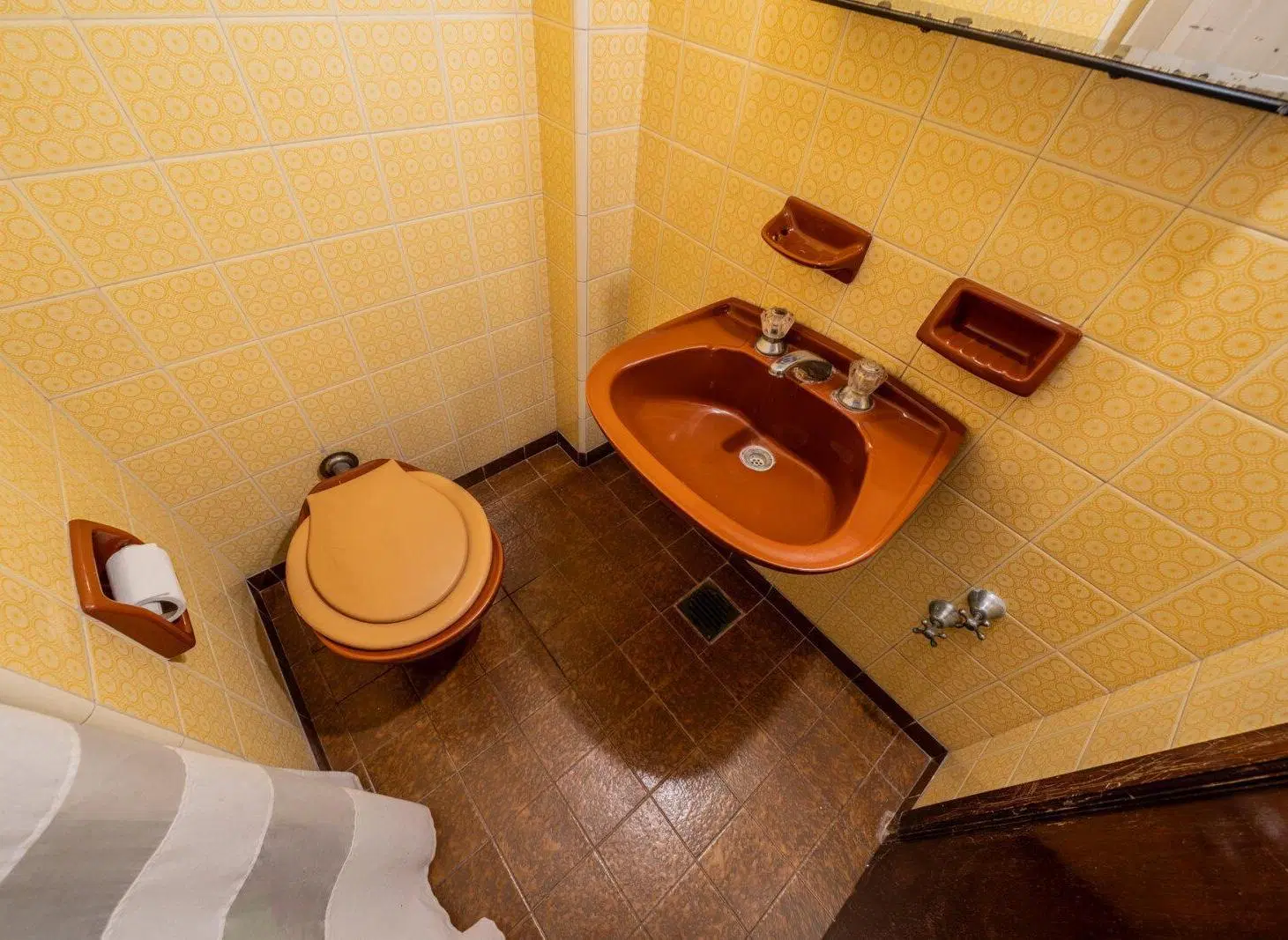 Casa · En Venta · 5 Ambientes · En Amplio Espacio Verde C/ Pileta · Barrio Bello Horizonte · Gral. P 5