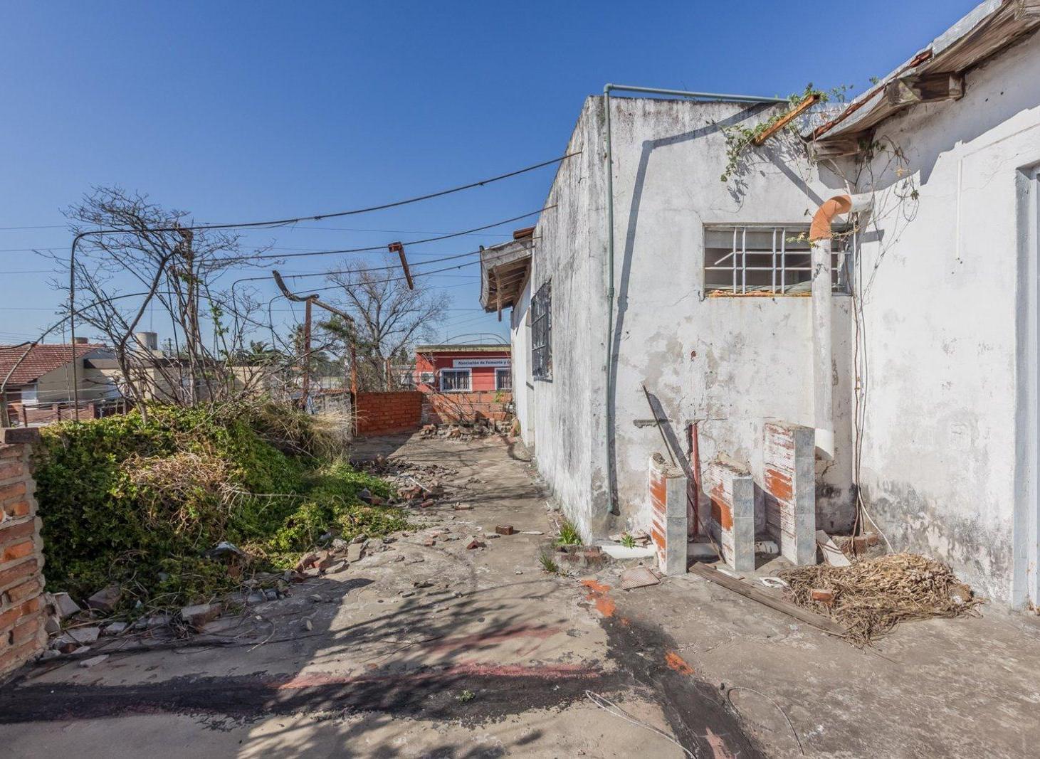 Foto de Depósito Galpón en Venta en Morón, G.B.A. Zona Oeste, Argentina, imagen 3