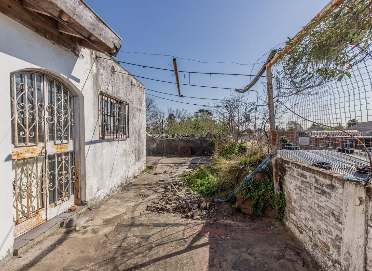 Foto de Depósito Galpón en Venta en Morón, G.B.A. Zona Oeste, Argentina, imagen 3