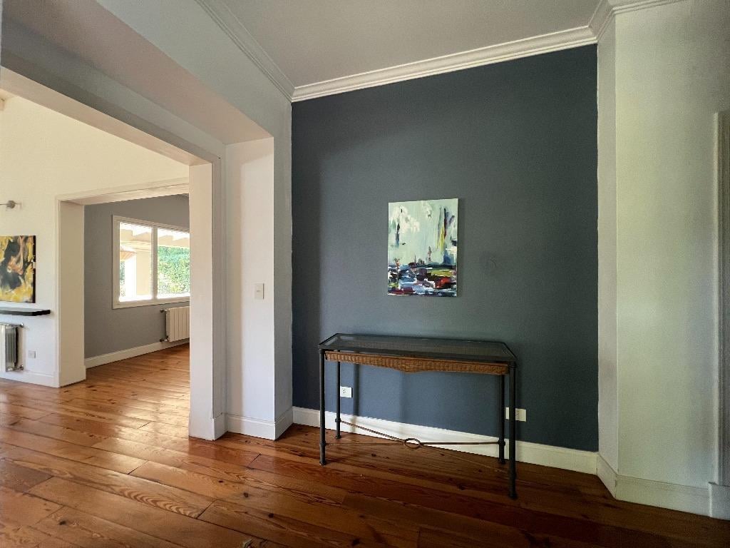 Los Laureles Casa 4 Dorm + Escritorio