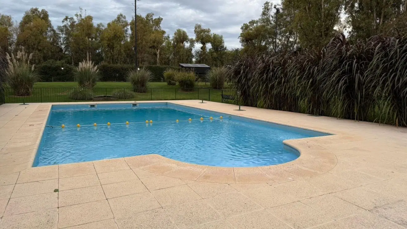 ### VENTA casa en Los Potrillos PILAR ### 4