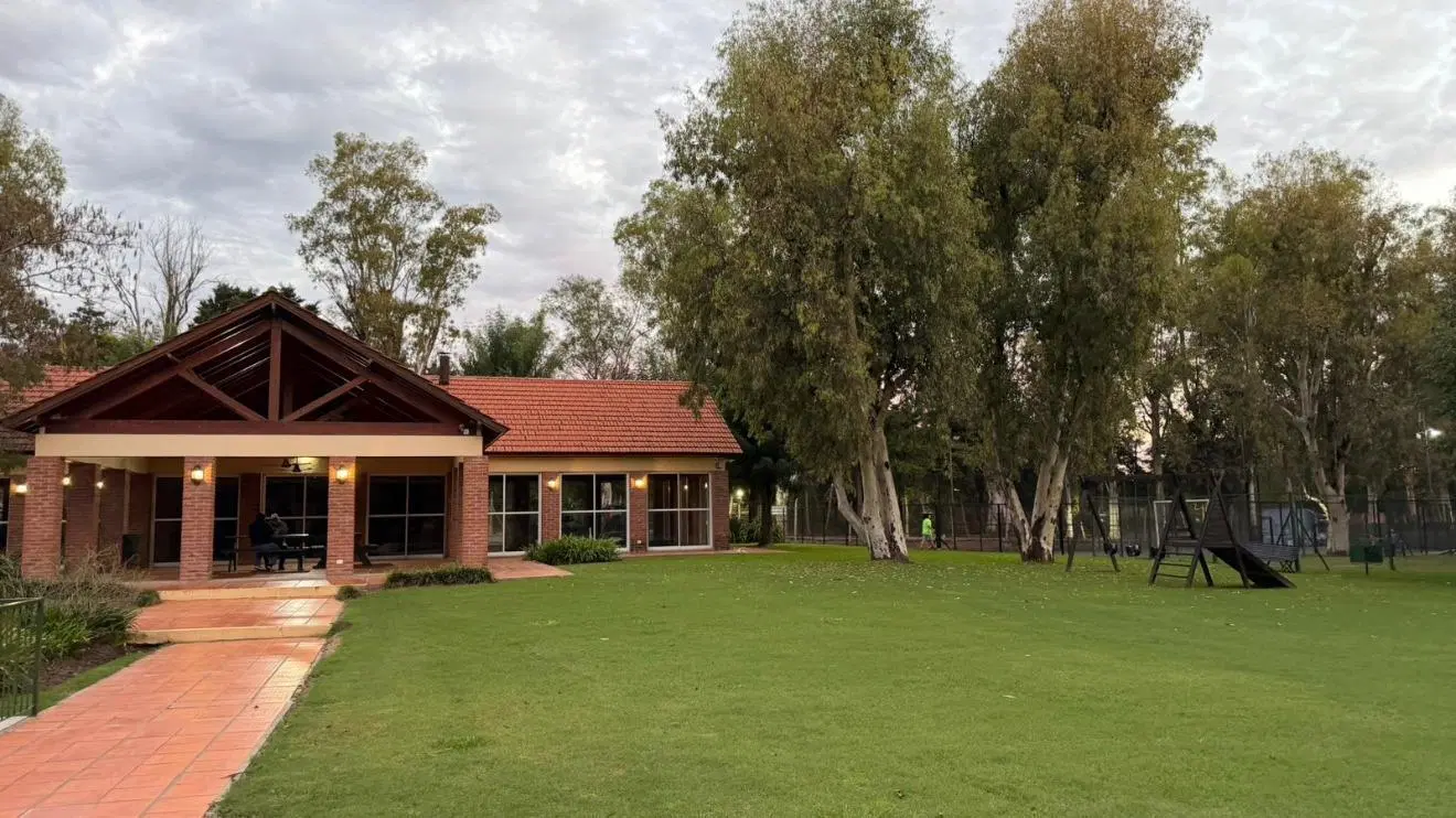 ### VENTA casa en Los Potrillos PILAR ### 3