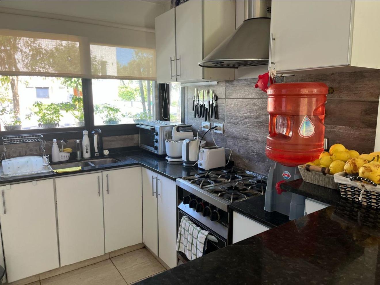 Foto de ### CASA en venta Los Robles ###, imagen 4