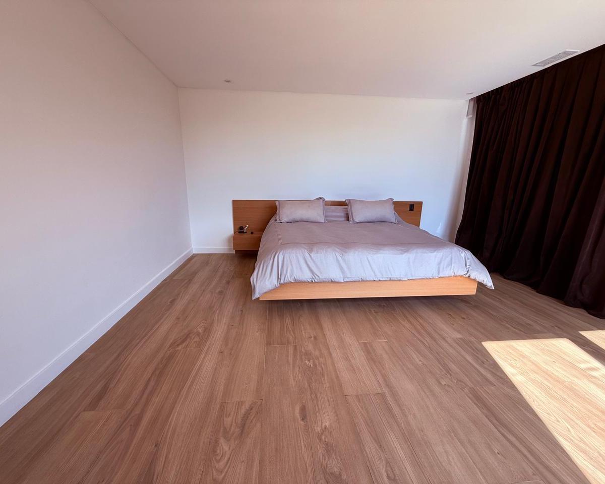 Casa en venta y alquiler con muebles en El Golf, Nordelta