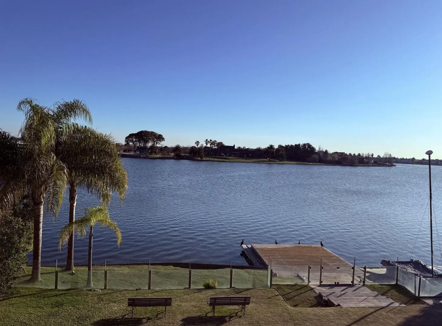 Casa en venta sobre el Lago Central en El Golf, Nordelta 8