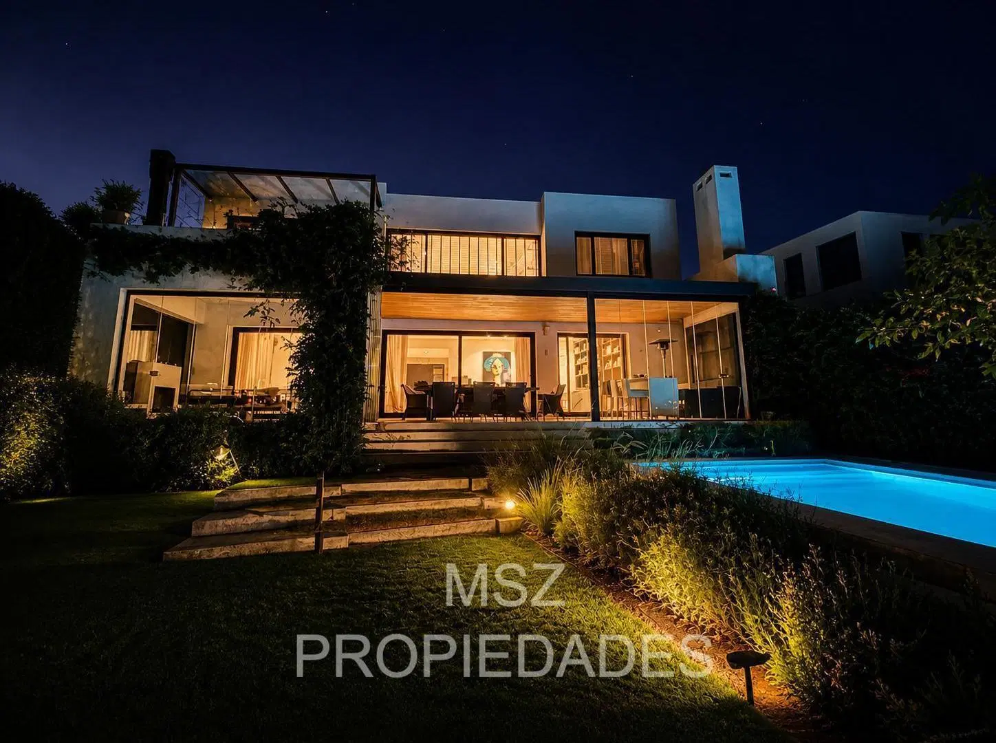Casa en El Golf, Nordelta sobre el lago central 4