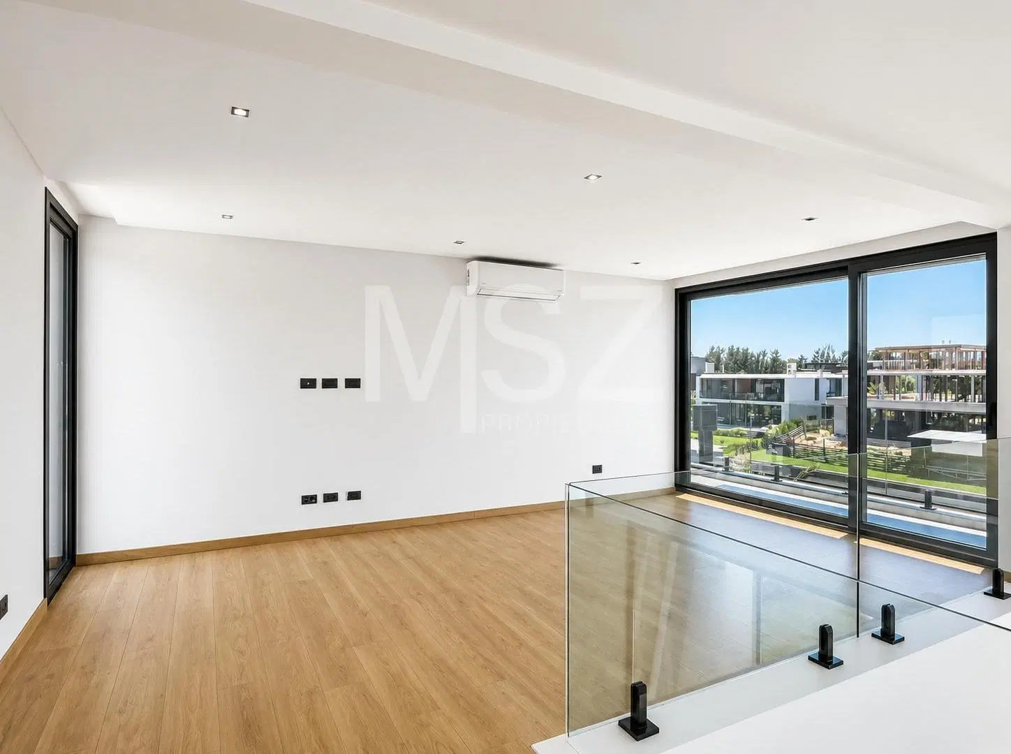 Casa a estrenar en venta sobre el río en El Yacht, Nordelta 3