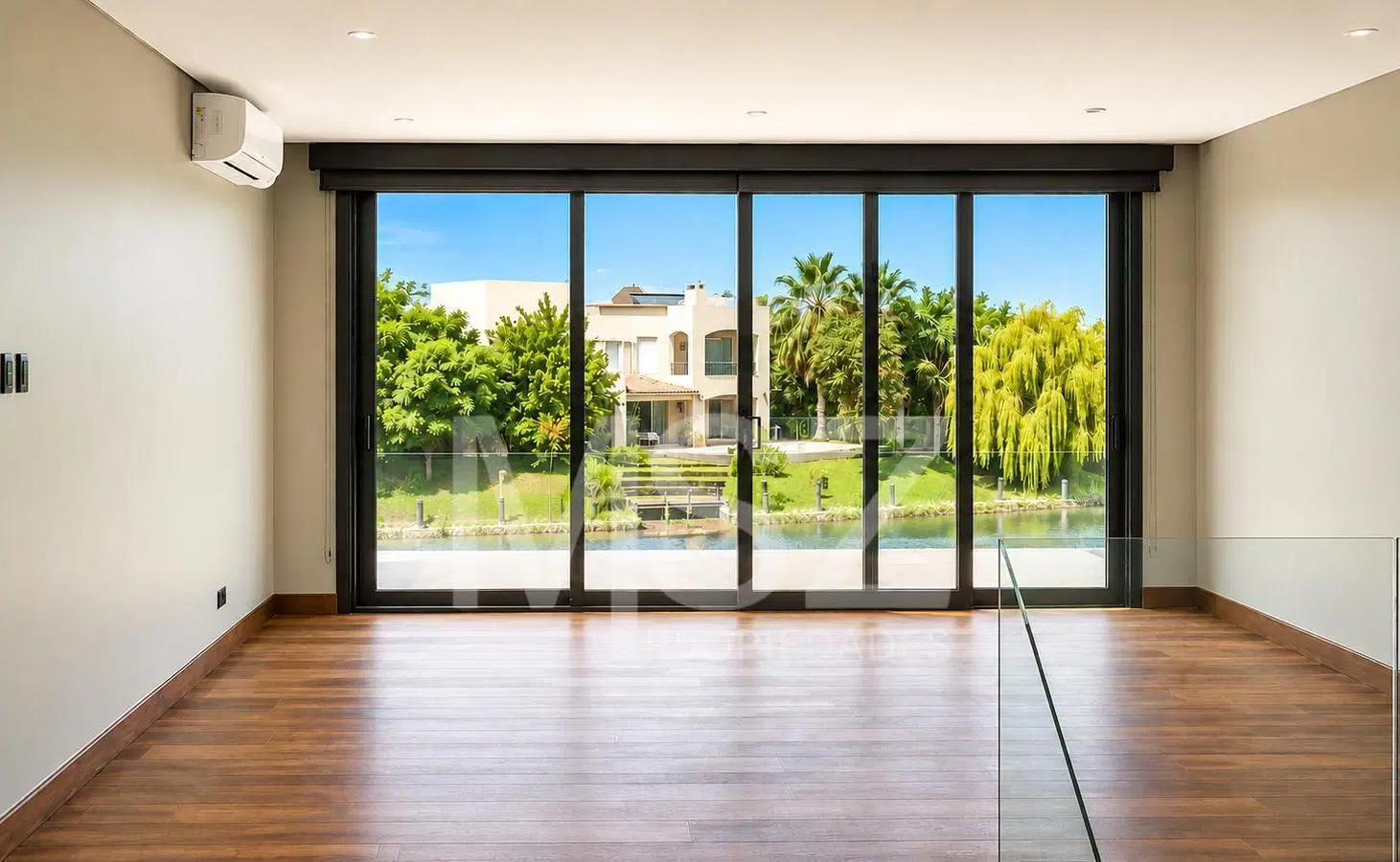 Casa a estrenar en venta sobre el río en El Yacht, Nordelta 5