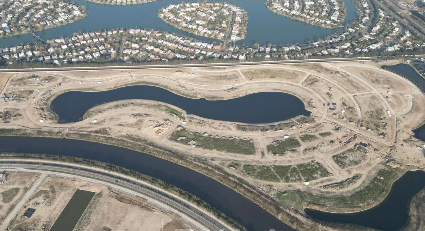 Terreno en venta sobre lago en barrio Silvestre, Nordelta 1