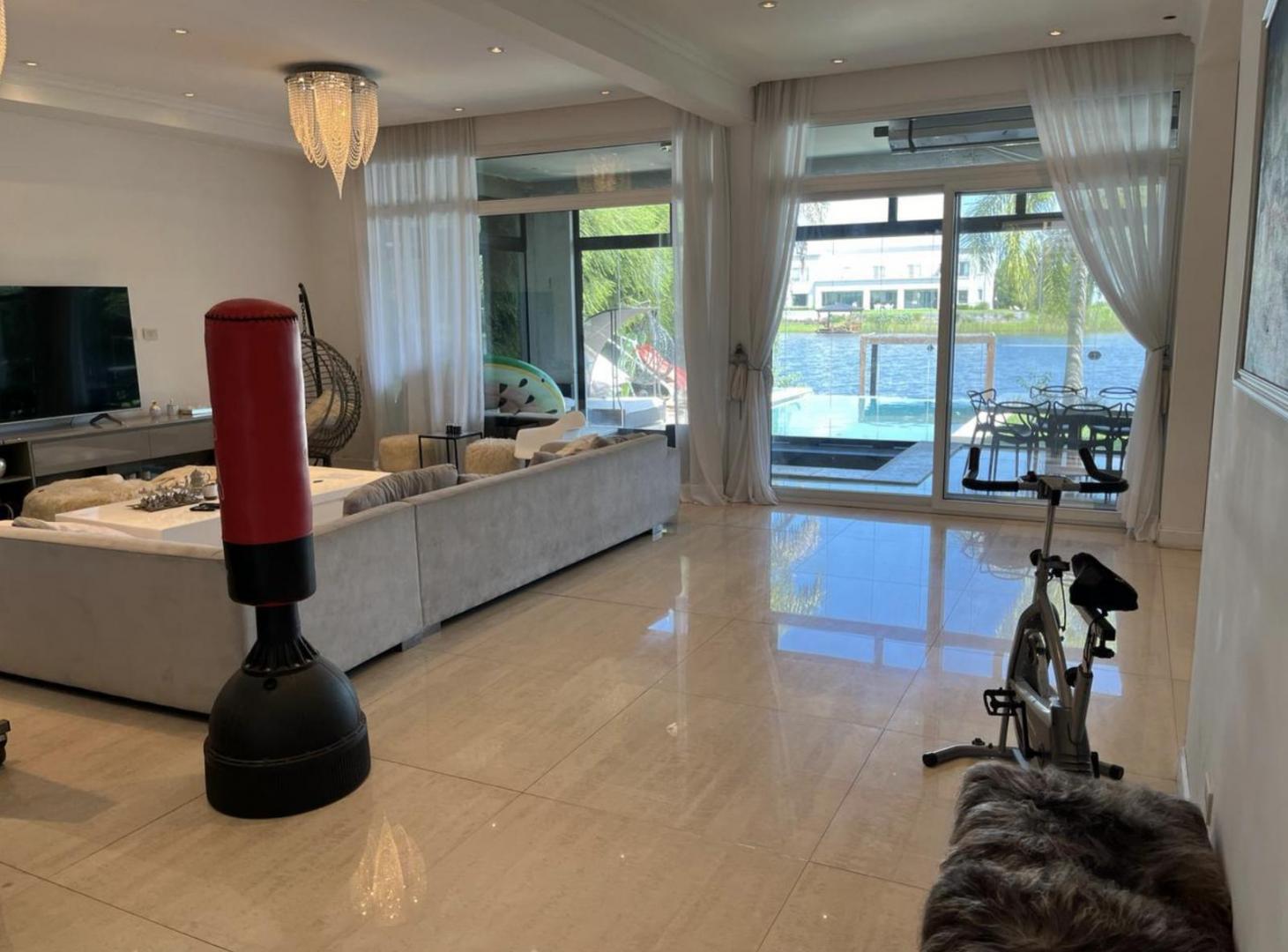 Foto de Casa en venta a la laguna en Los Alisos, Nordelta., imagen 4