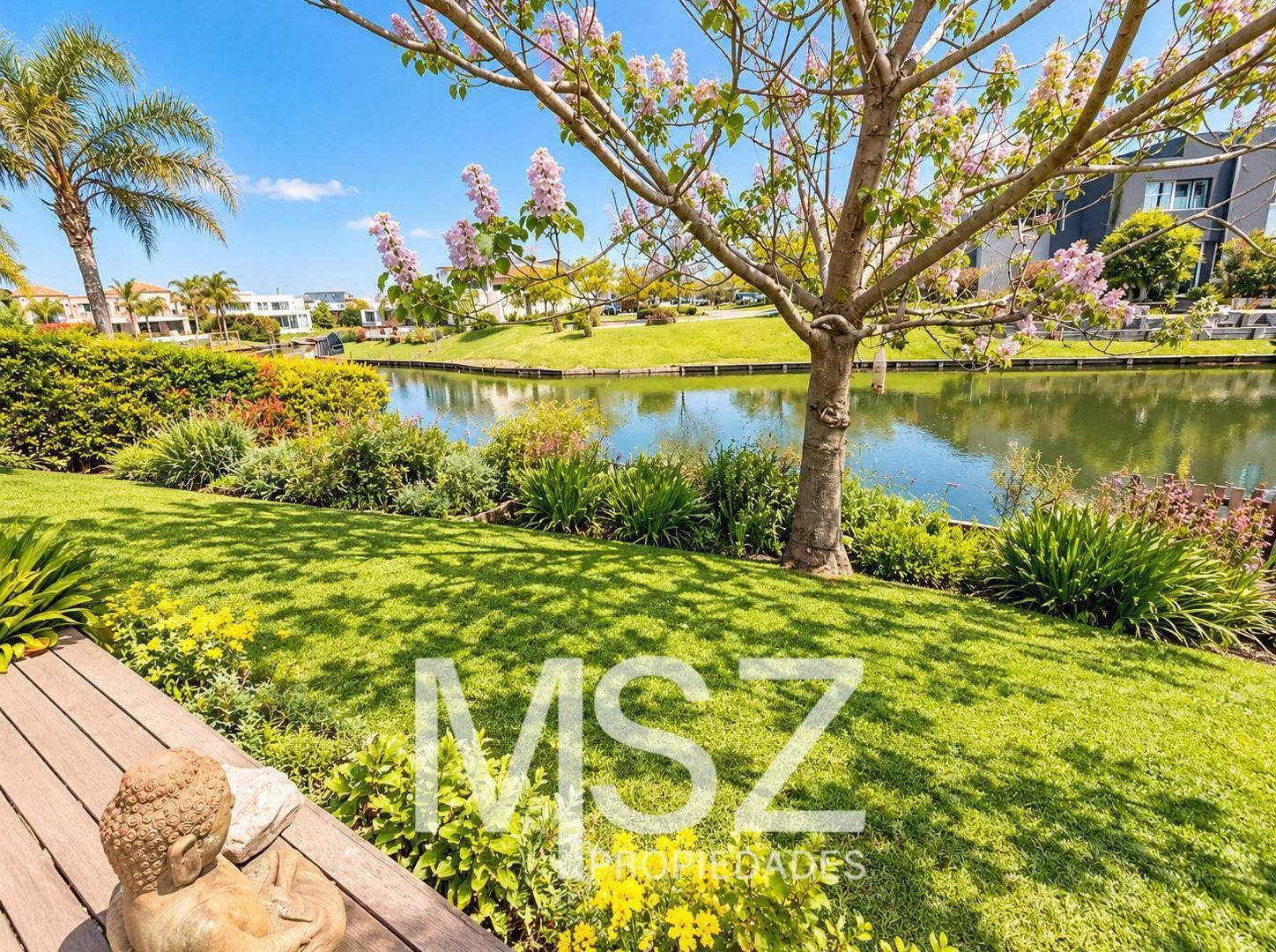 Foto de Casa sobre el lago en El Golf, imagen 1