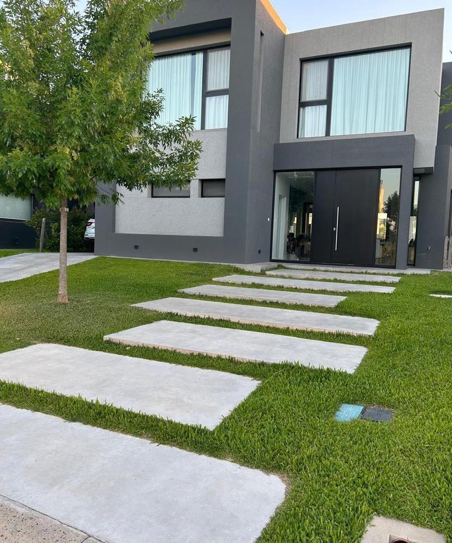 Foto de Casa en venta sobre lote interno, imagen 1