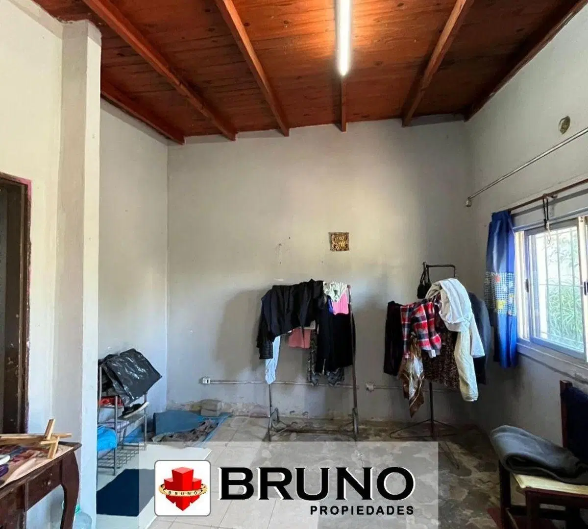 VENTA DE CASA 2 AMBIENTES EN MARCOS PAZ 1