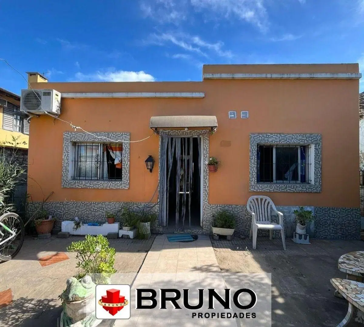 VENTA DE CASA 2 AMBIENTES EN MARCOS PAZ 3
