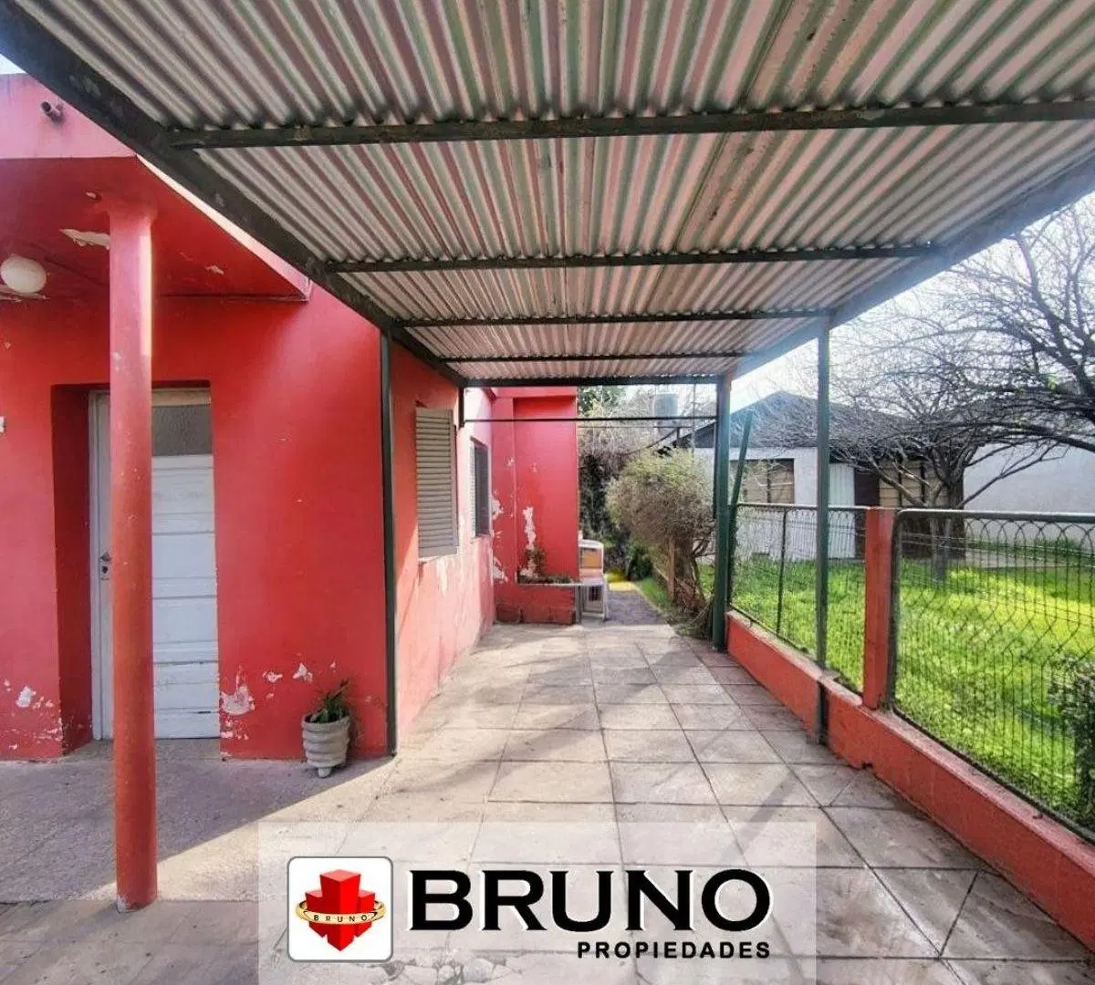 VENTA DE CASA 3 AMBIENTES EN MARCOS PAZ 2