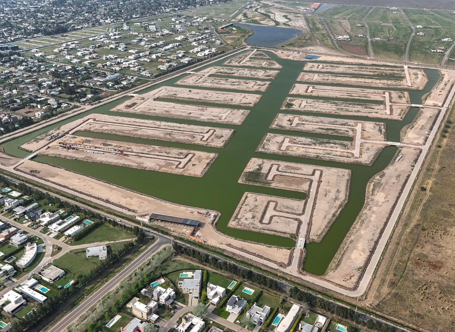 BARRIO PRIVADO FUNES LAKE TERRENOS EN VENTA
