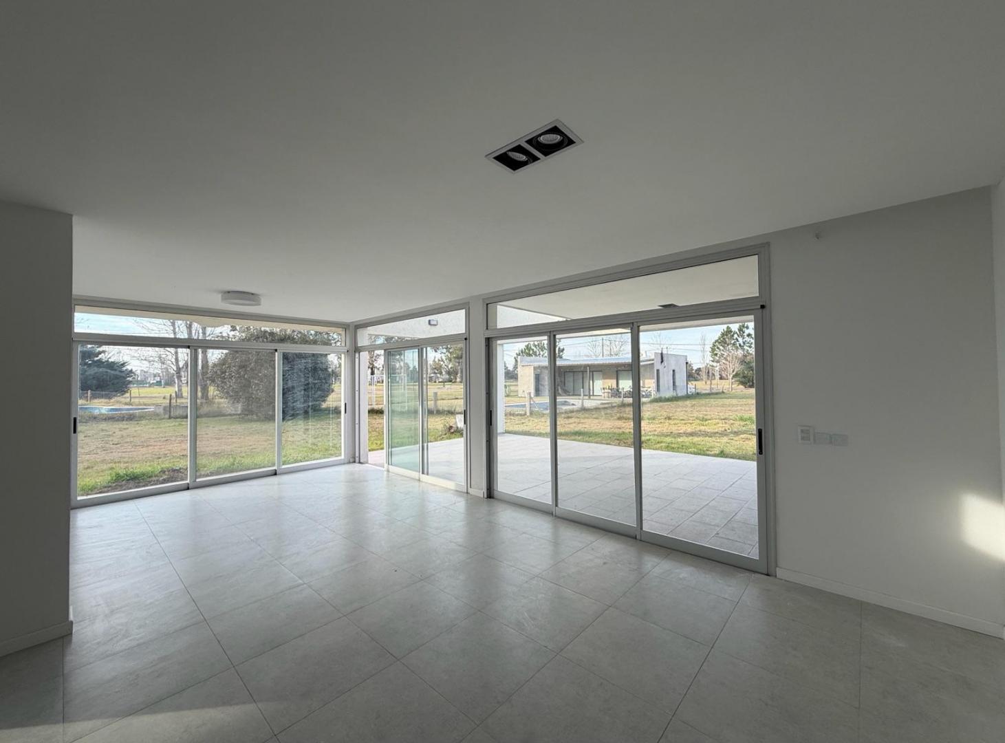 Foto de Casa en Venta 2 Dormitorios 3 Baños A Estrenar Pinares del Sur lote, imagen 1