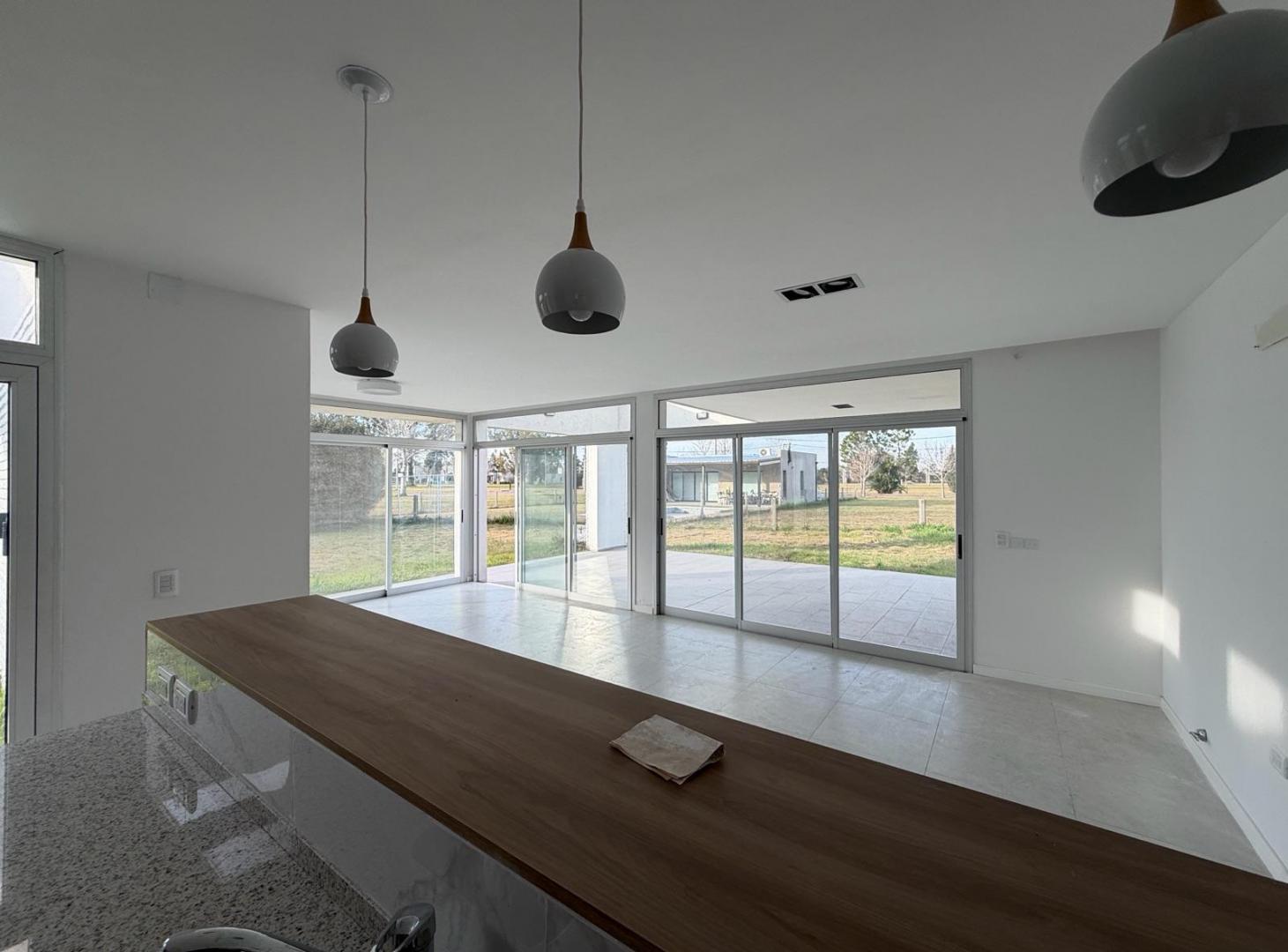 Foto de Casa en Venta 2 Dormitorios 3 Baños A Estrenar Pinares del Sur lote, imagen 3
