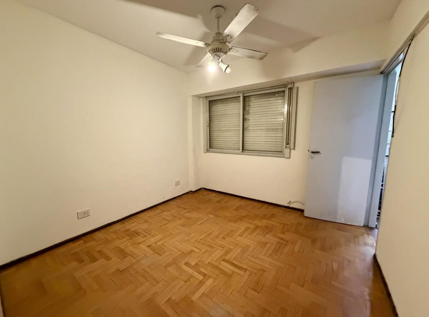 Foto de Venta Departamento semipiso dos dormitorios zona ex aduana, imagen 4