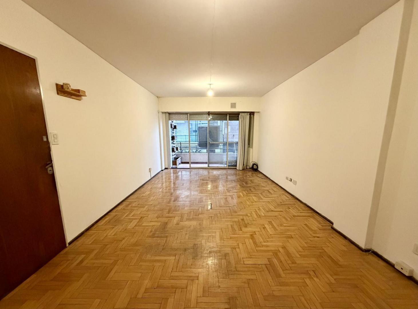 Foto de Venta Departamento semipiso dos dormitorios zona ex aduana, imagen 2